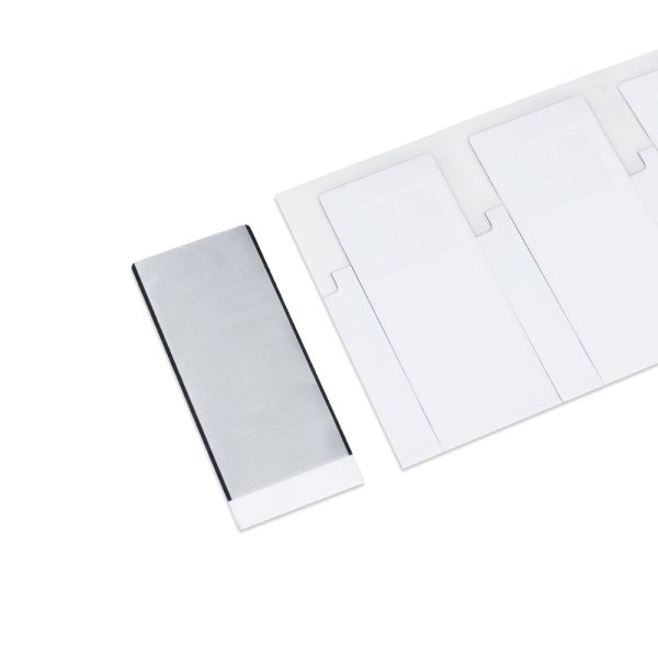 High-performance UHF label for metal surfaces