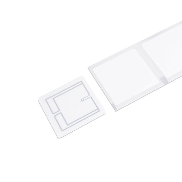 Durable RFID tag for reliable long-range tracking