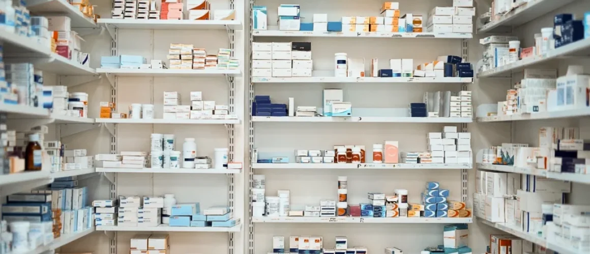 薬局におけるRFIDはどのようにしてサプライチェーン内の偽造医薬品を防ぐのか
